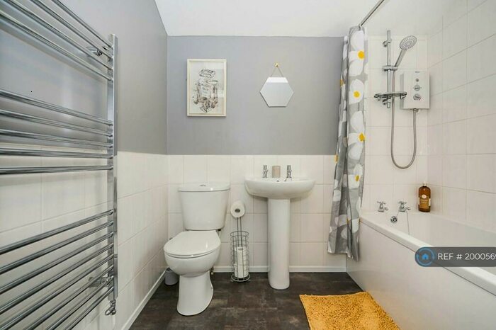 1 Bedroom Flat To Rent In Eccles Town Centre, Eccles, M30