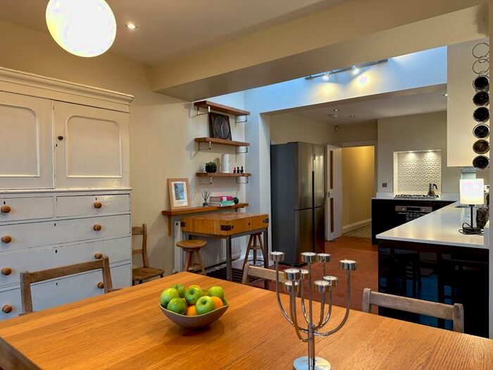 4 Bedroom Semi-Detached House To Rent In Windmill Road, Headington, Oxford, OX3