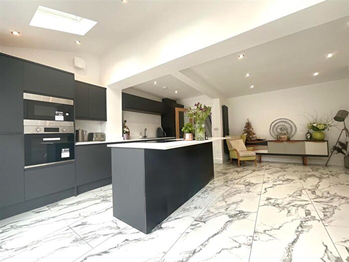3 Bedroom House To Rent In Biddulph Road, Stoke-On-Trent, ST6