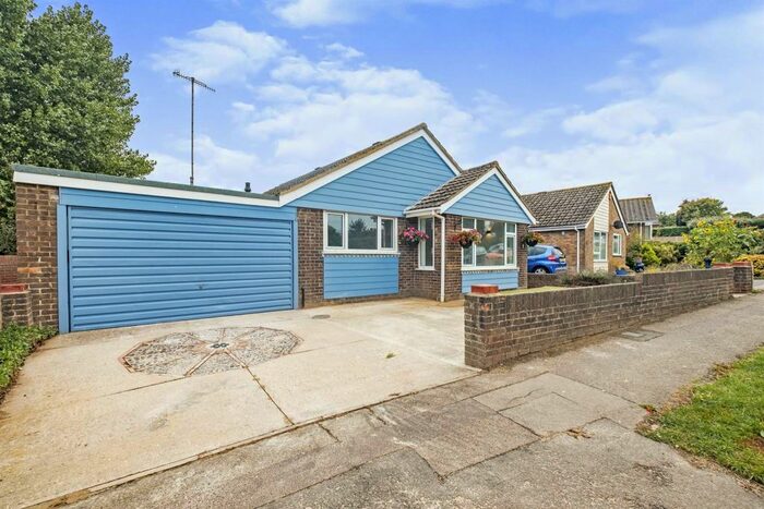 3 Bedroom Bungalow To Rent In Hamble Road, Sompting, Lancing, BN15