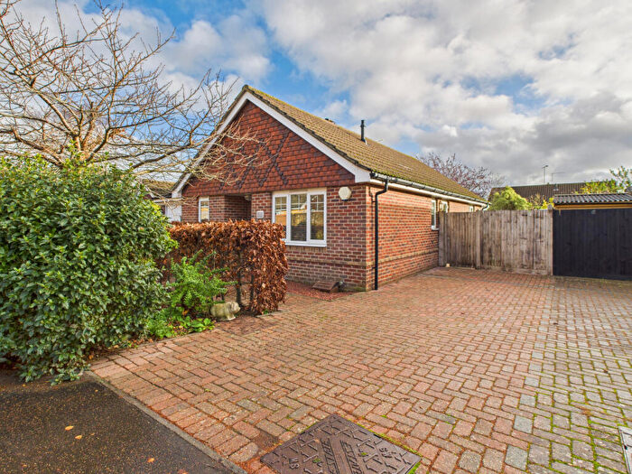 3 Bedroom Bungalow For Sale In Sussex Gardens, RG5