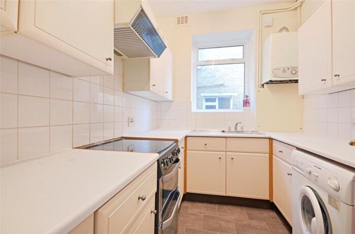 1 Bedroom Flat To Rent In Victoria Road, Queens Park, NW6