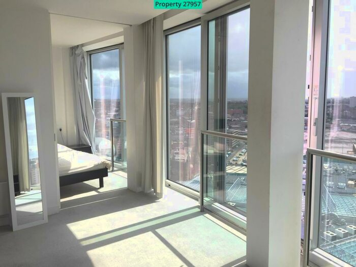 1 Bedroom Flat To Rent In The Rotunda, New Street, Birmingham, B2