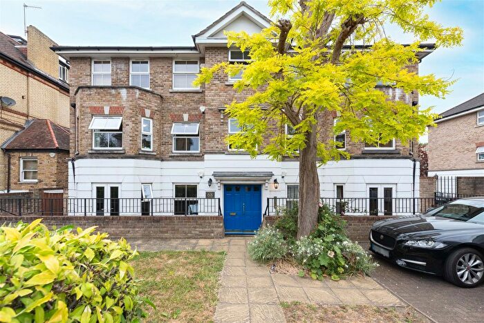 2 Bedroom Flat To Rent In Upper Richmond Road, Putney, SW15