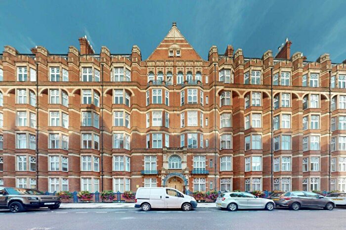 4 Bedroom Garage / Parking To Rent In Bickenhall Street, Marylebone, London, W1U