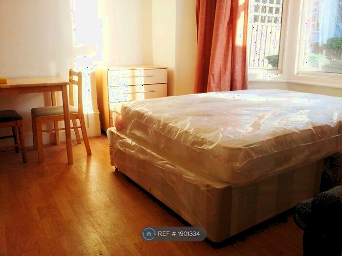 Studio To Rent In Wightman Road, Turnpike Lane, N8