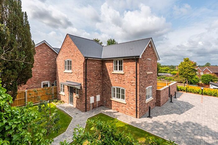 3 Bedroom Detached House For Sale In Christchurch Road, Ringwood, BH24