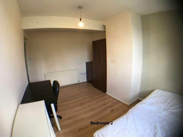 6 Bedroom House To Rent In Kensington Terrace, LS6