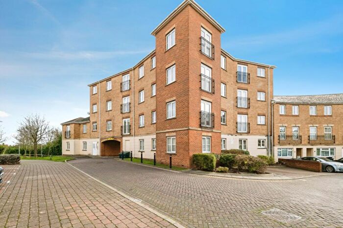 2 Bedroom Flat For Sale In Ulverston, Purfleet-on-Thames, Essex, RM19