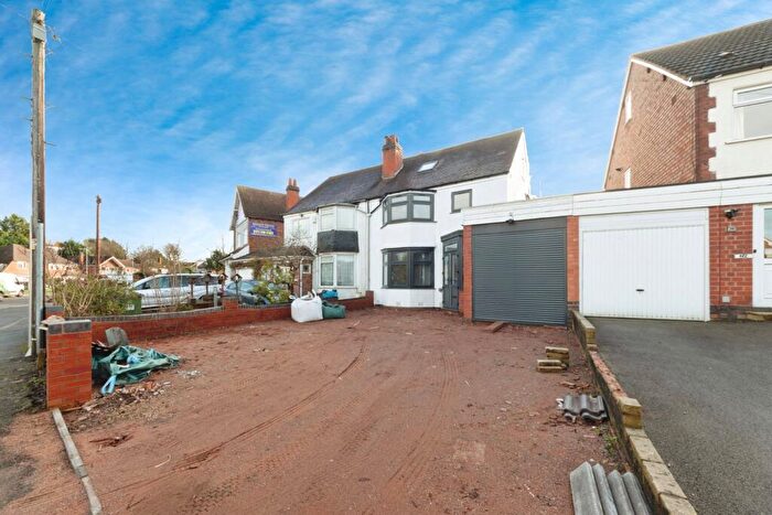 4 Bedroom Semi Detached House For Sale In Ulverley Green Road, Solihull, West Midlands, B92