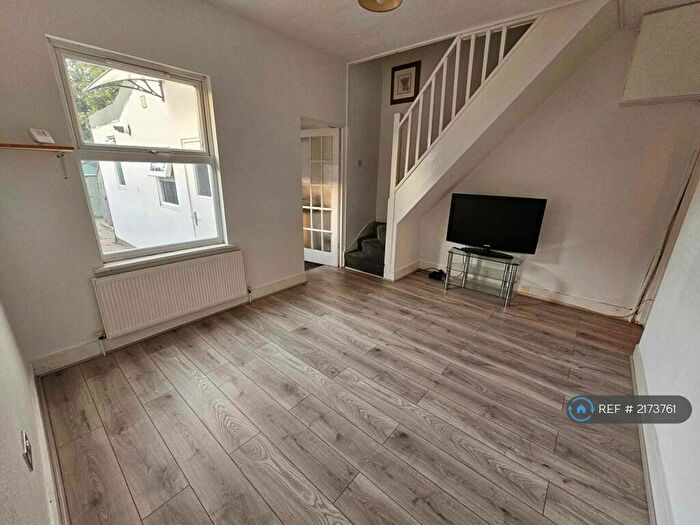 3 Bedroom Terraced House To Rent In Roman Road, London, E6