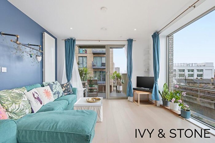 2 Bedroom Apartment For Sale In Cunningham Avenue, London, Greater London, E16