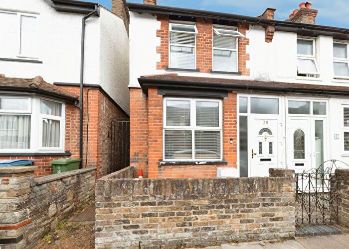 3 Bedroom End Of Terrace House For Sale In Cassiobridge Road, Watford, WD18
