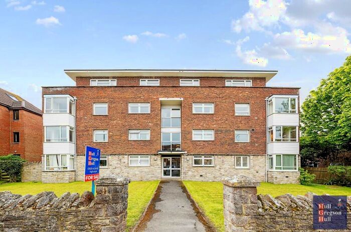 2 Bedroom Apartment For Sale In Bon Accord, Victoria Avenue, Swanage, BH19