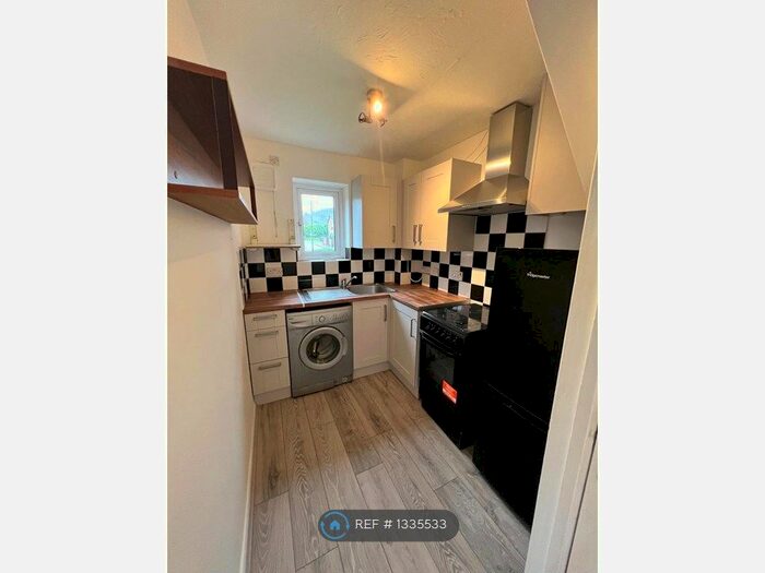 1 Bedroom Flat To Rent In Halifield Drive, Belvedere, DA17