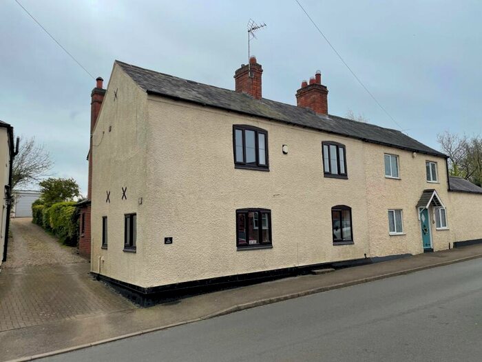 4 Bedroom Semi-Detached House For Sale In The Mount, Dunton Bassett, Lutterworth, LE17