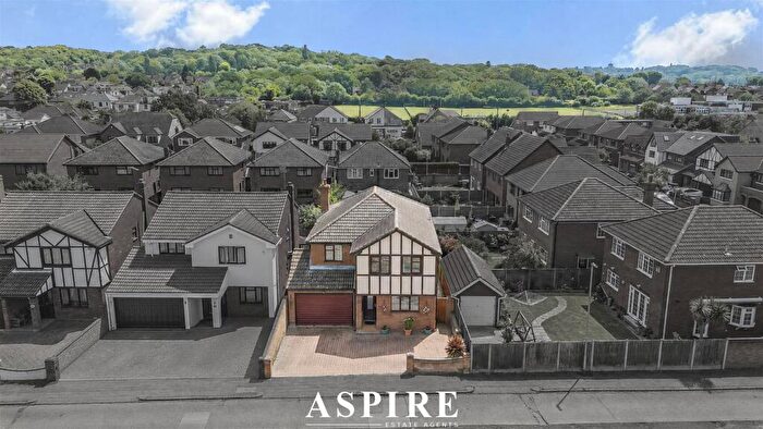 4 Bedroom Detached House For Sale In St. Clements Road, Benfleet, SS7