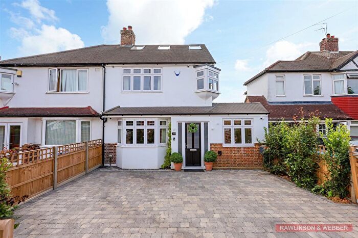 4 Bedroom Semi-Detached House For Sale In Hurst Road, West Molesey, KT8