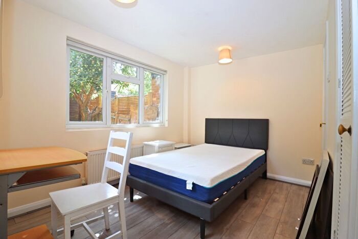 4 Bedroom Semi-Detached House To Rent In Villiers Close, Surbiton, Surrey, KT5