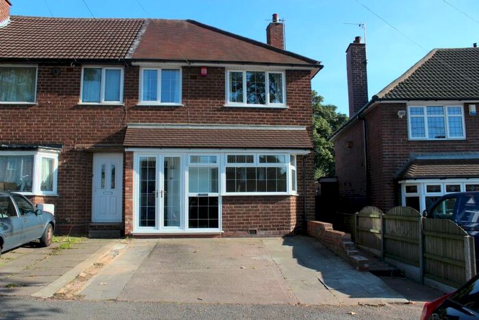 3 Bedroom Semi-Detached House To Rent In Farrier Road Great Barr Birmingham, B43