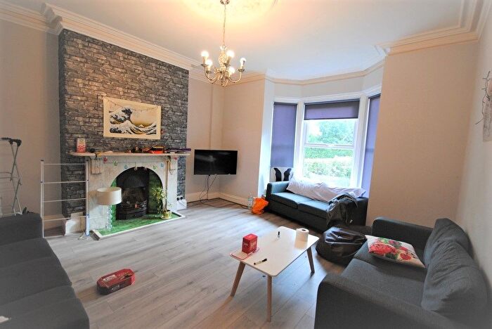 8 Bedroom Semi-Detached House To Rent In Victoria Road, Leeds, LS6