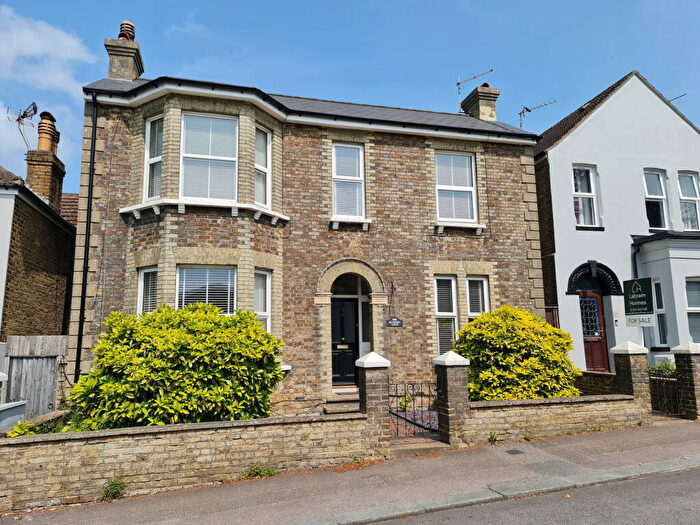 4 Bedroom Detached House For Sale In London Road, River, Dover, CT16