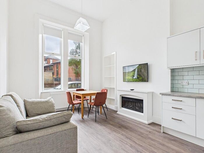 3 Bedroom Flat To Rent In Pollockshaws Road, Strathbungo, Glasgow, G41