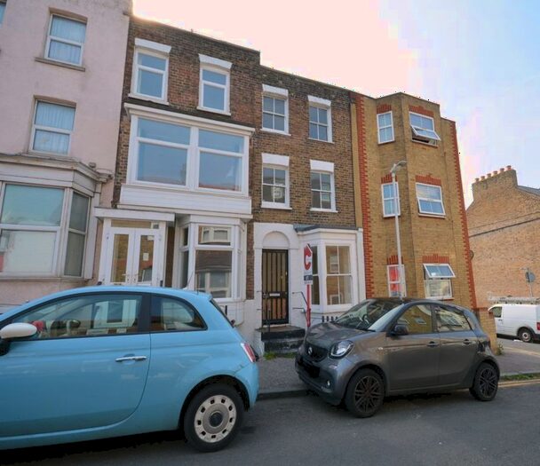 2 Bedroom Property To Rent In Dane Hill, Margate, CT9