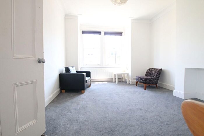3 Bedroom Maisonette To Rent In Tytherton Road, London, N19