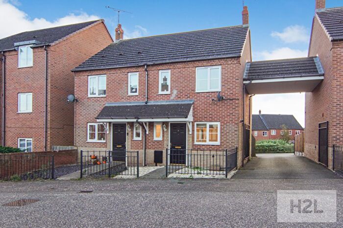 2 Bedroom End Of Terrace House To Rent In Whitebeam Way, Nuneaton, CV10