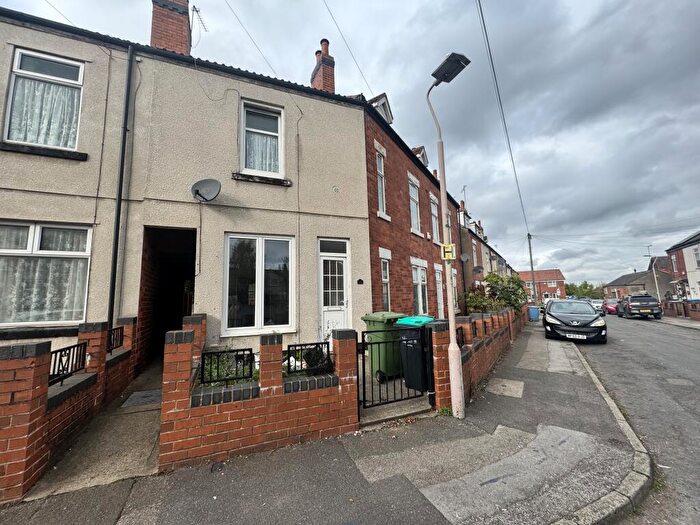 2 Bedroom House To Rent In Bowling Street, NG18