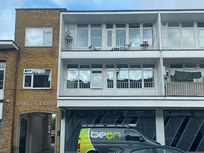 2 Bedroom Flat To Rent In Rectory Grove, Leigh-On-Sea, Essex, SS9