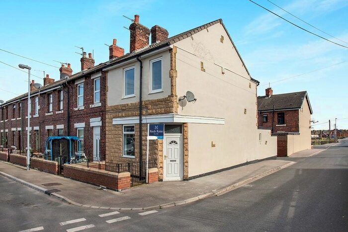 3 Bedroom End Of Terrace House For Sale In William Street, Fryston, Castleford, West Yorkshire, WF10