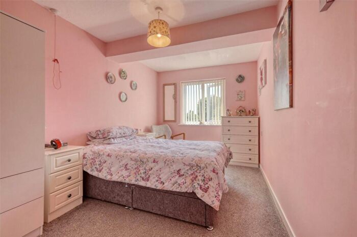 2 Bedroom Apartment For Sale In The Mallards, High Street, Great Wakering, Southend On Sea, SS3