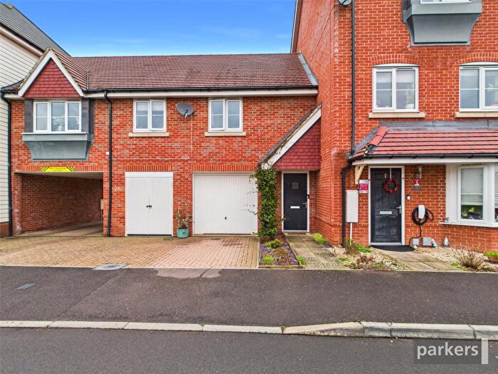 2 Bedroom Maisonette For Sale In Jasmine Square, Woodley, Reading, Berkshire, RG5