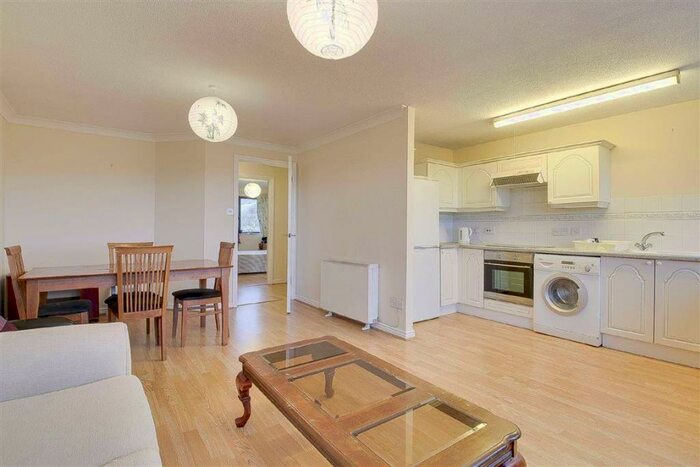 2 Bedroom Apartment To Rent In South Th Street, Central Milton Keynes, Milton Keynes, MK9