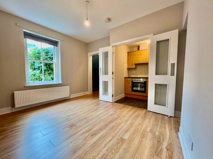 1 Bedroom Flat To Rent In Patriothall, Stockbridge, Edinburgh, EH3
