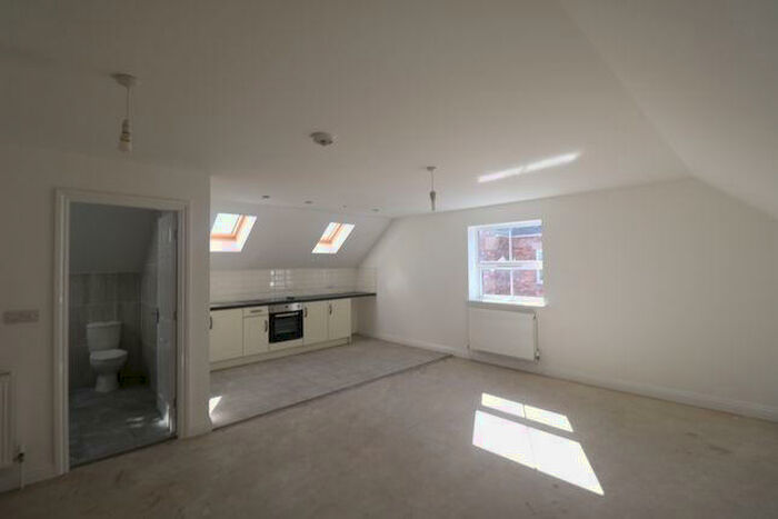 Studio To Rent In Burnham Road, Doncaster, South Yorkshire, DN9