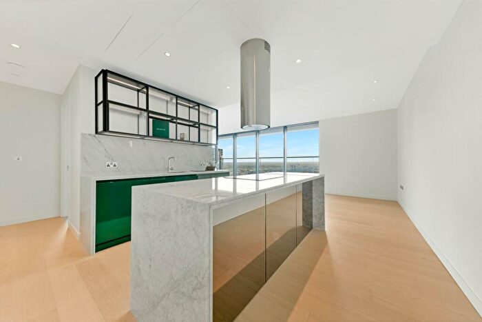 2 Bedroom Apartment To Rent In Hobart Building, Wardian, Canary Wharf, London, E14