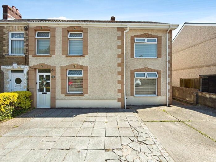 3 Bedroom Semi-Detached House For Sale In Brecon Road, Pontardawe, Swansea, SA8