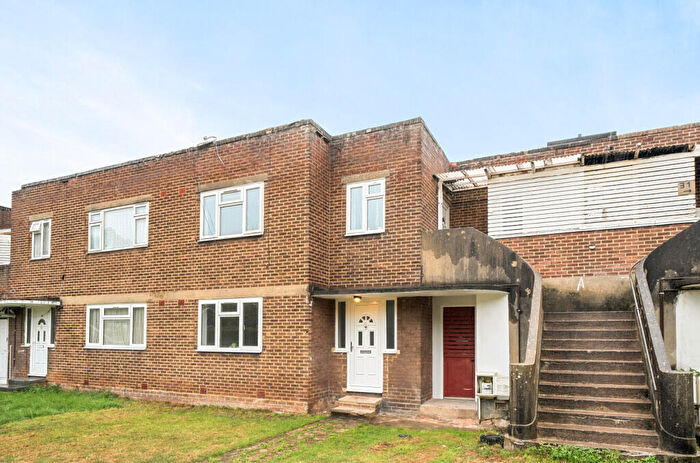 2 Bedroom Apartment For Sale In South Gardens, The Avenue, Wembley, HA9