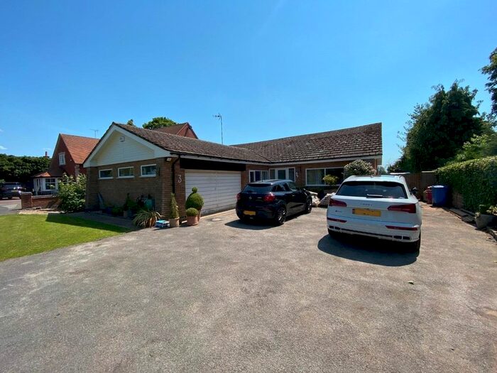 3 Bedroom Detached Bungalow To Rent In Woodcote Drive, Dorridge, Solihull B93