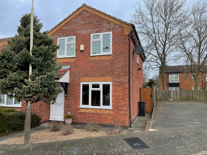 3 Bedroom Semi-Detached House To Rent In Larchwood Close, Leicester, LE2