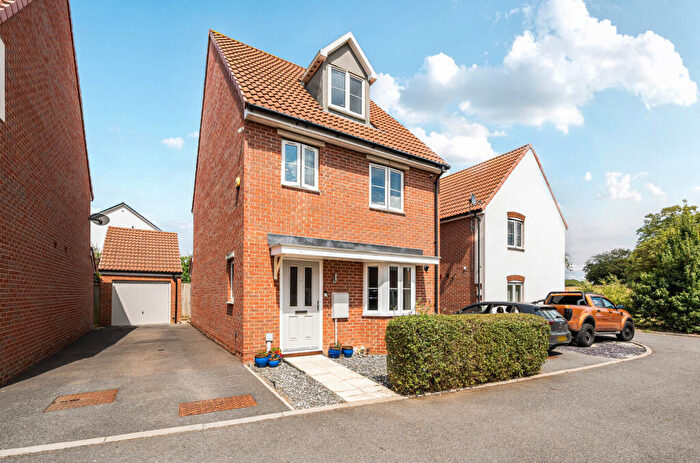 4 Bedroom Detached House For Sale In Ainsworth Drive, Felsted, Dunmow, Essex, CM6