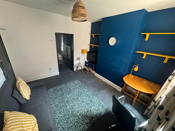 1 Bedroom Flat To Rent In St. Stephens Road, Nottingham, Nottinghamshire, NG2