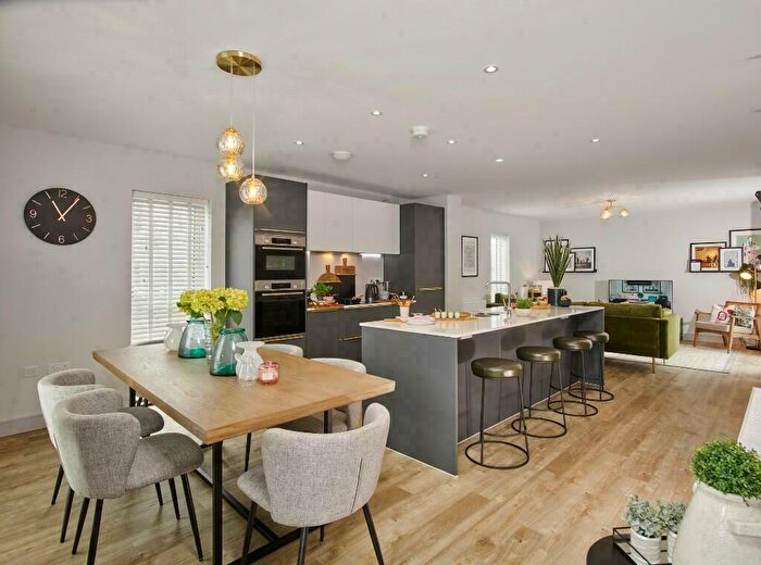 4 Bedroom Detached House For Sale In Spindle Way St Neots, PE19