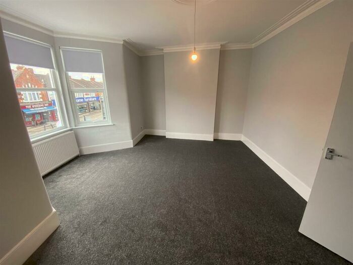 3 Bedroom Flat To Rent In Lordship Lane, Wood Green, N22