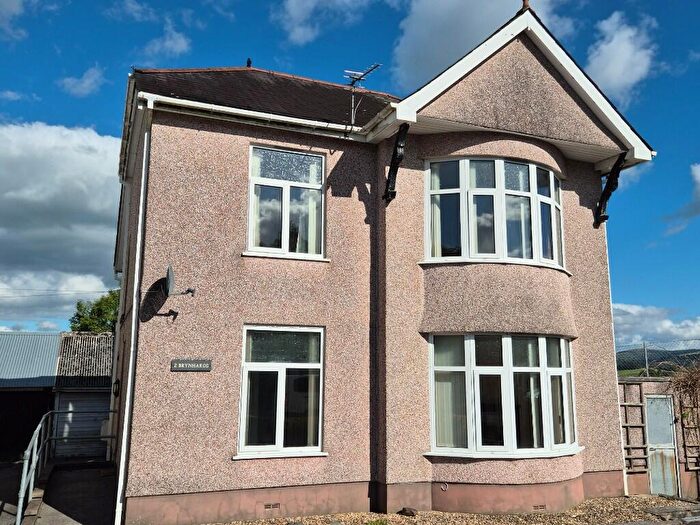 3 Bedroom Detached House For Sale In Carmarthen Road, Llandeilo, Carmarthenshire, South Wales, SA19