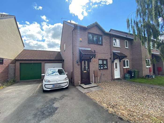 2 Bedroom End Of Terrace House To Rent In Apseleys Mead, Bristol, BS32