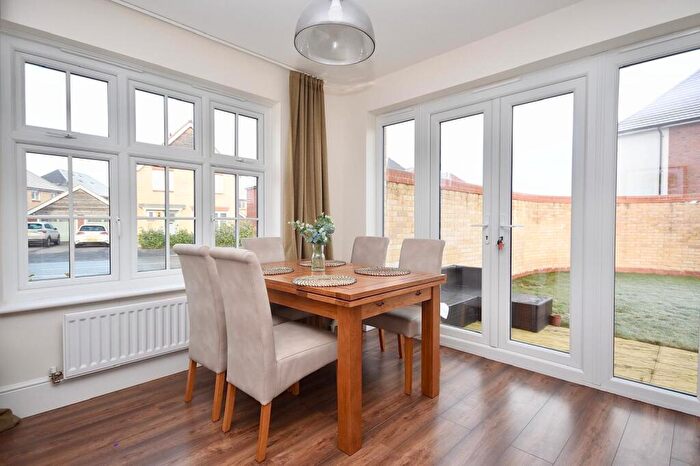 3 Bedroom Detached House For Sale In Kemsley Drive, Leighton Buzzard, LU7